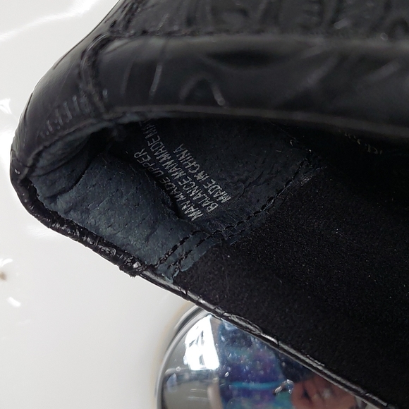 Tooled Look Clogs - Picture 6 of 7